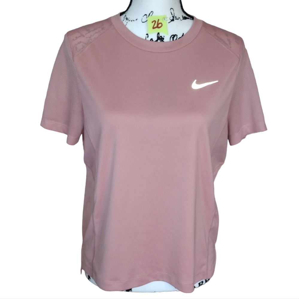 M Nike Dri-FIT blush tshirt with vented sleeves and sides